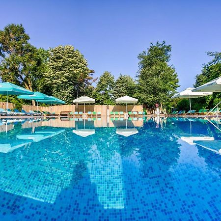 Q Hotel Нептун Екстериор снимка
