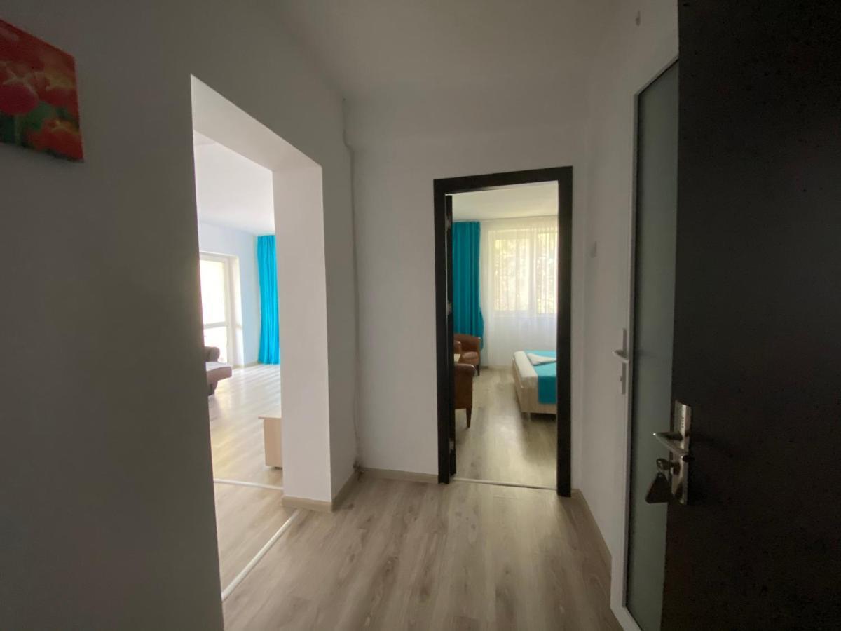 Q Hotel Нептун Екстериор снимка