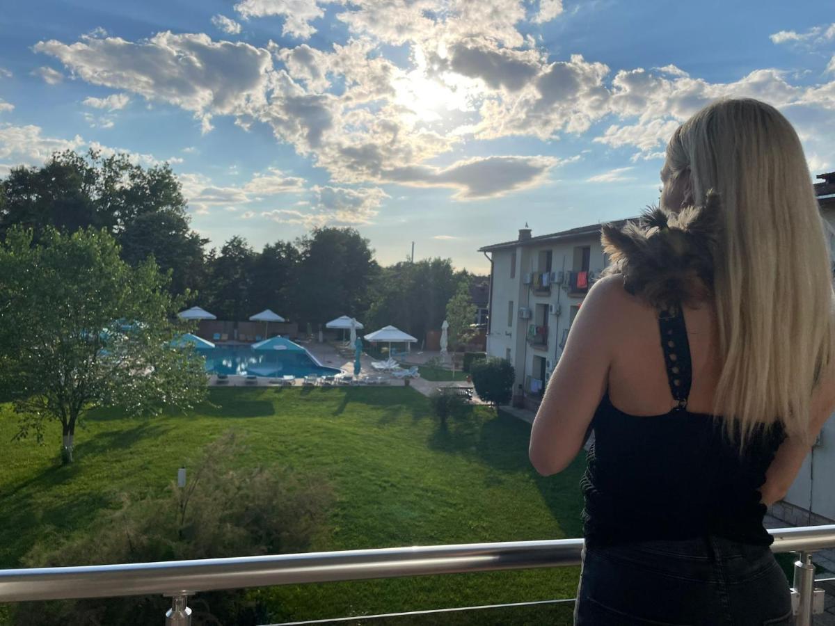 Q Hotel Нептун Екстериор снимка