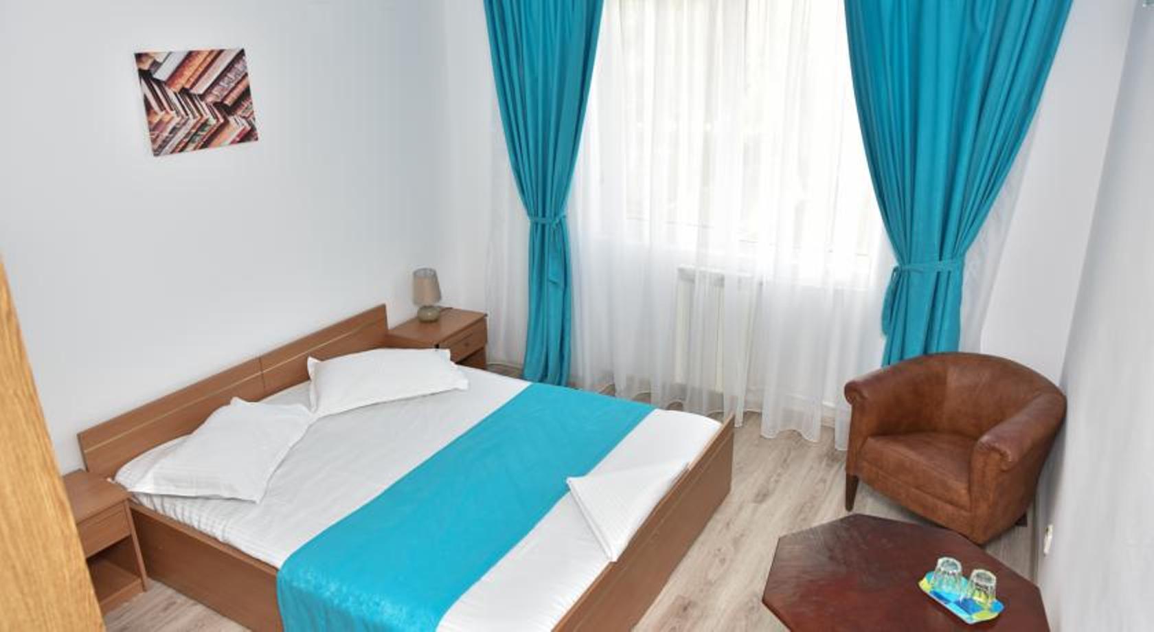 Q Hotel Нептун Екстериор снимка