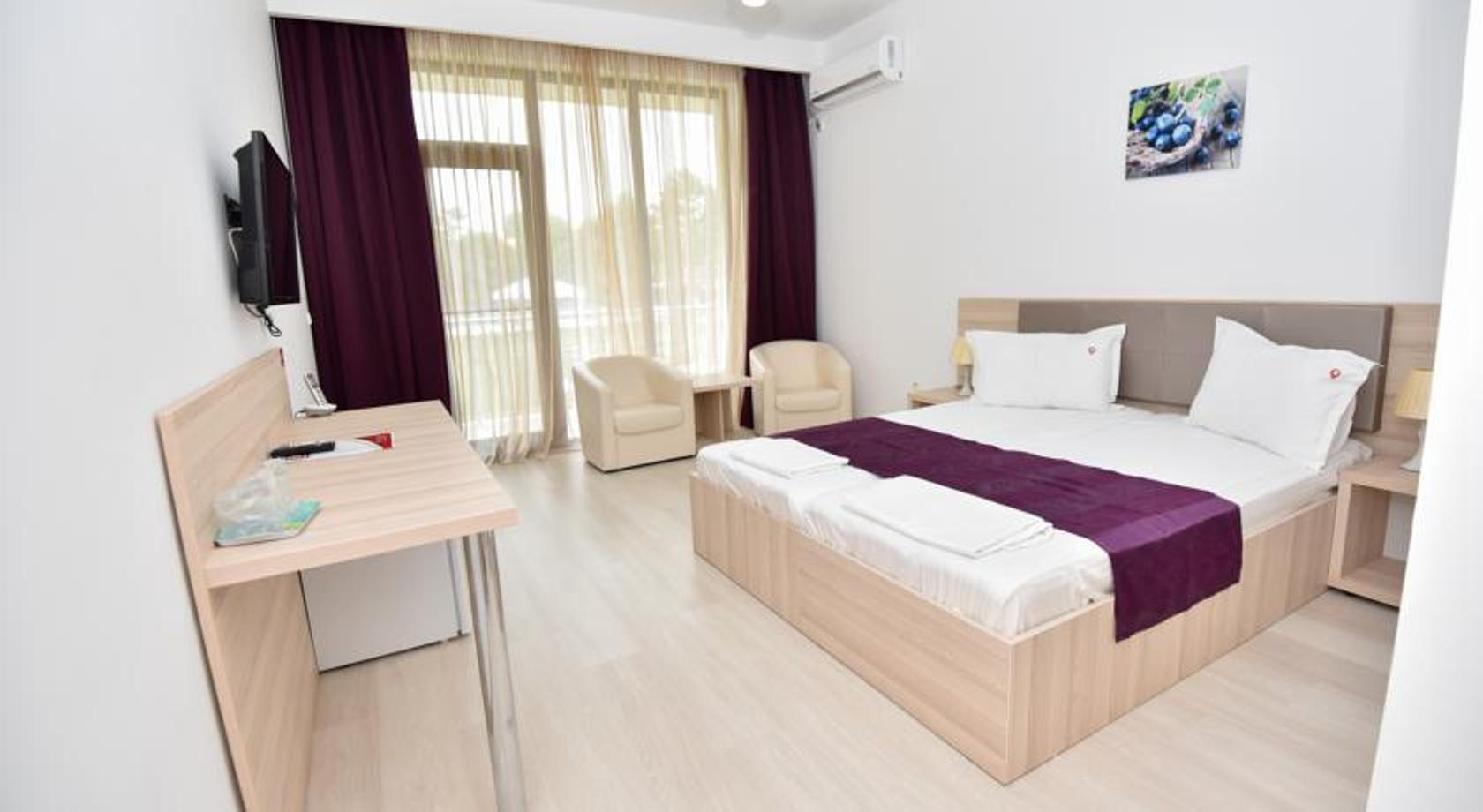 Q Hotel Нептун Екстериор снимка