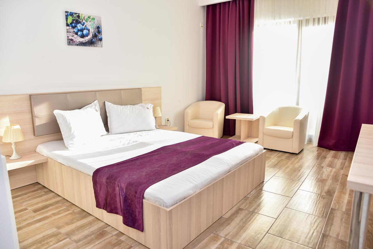 Q Hotel Нептун Екстериор снимка